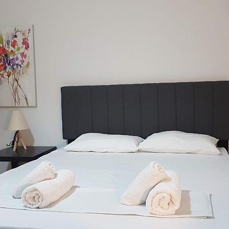 Olive Apartment- Athens Center, 4 Bd, 1.5 Bath 外观 照片